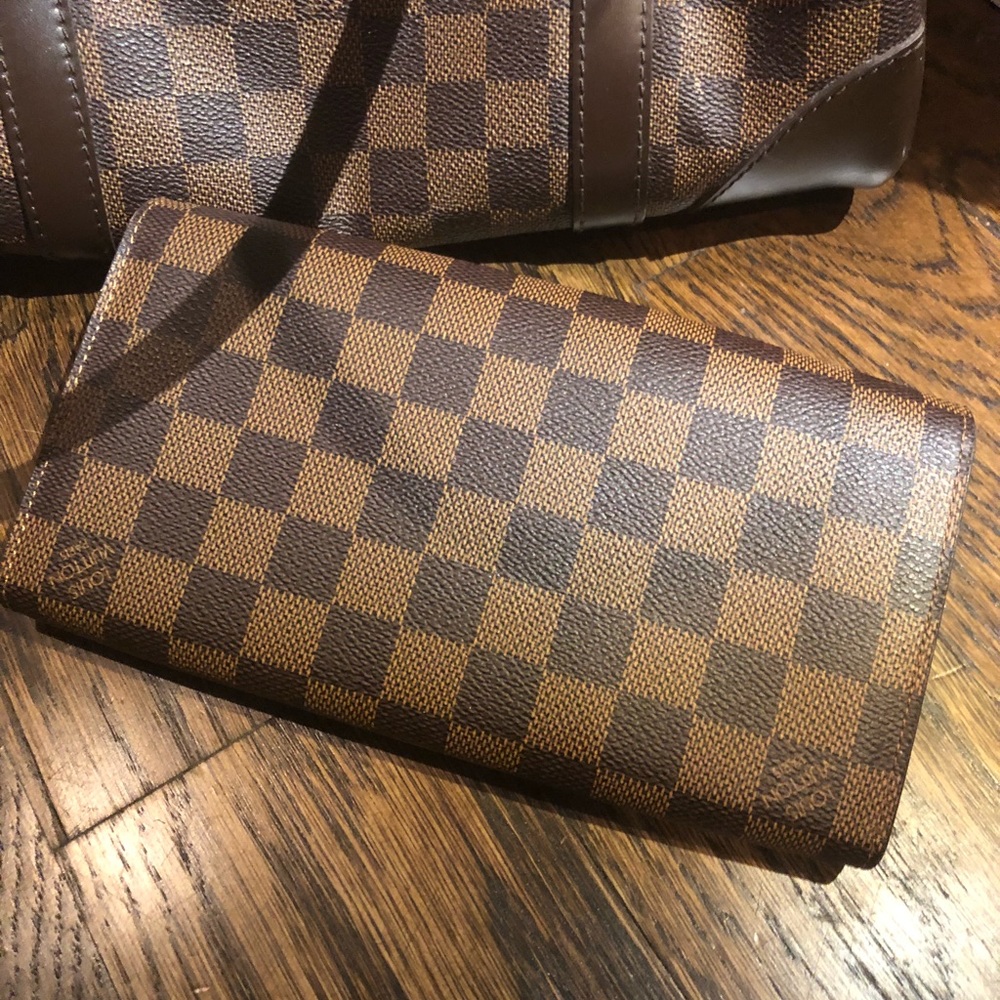 Authentic Louis Vuitton Damier Wallet - Picture 3 of 7